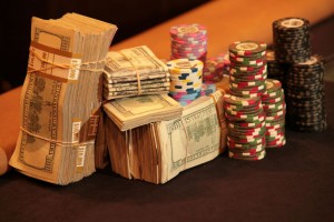 деньги в покере